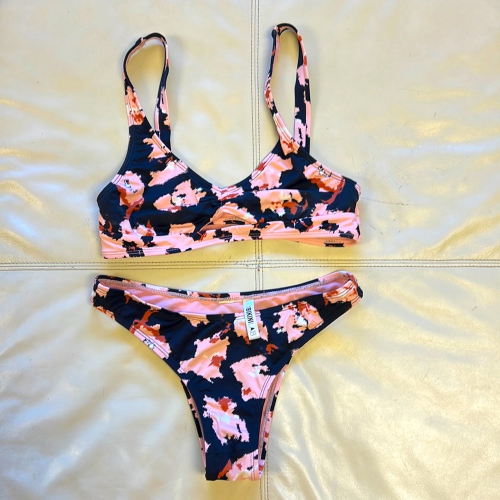 The bikini lab brand bikini, lightly used (worn twice) just doesn’t fit